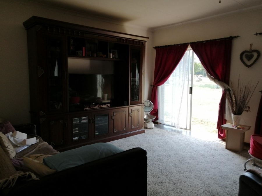 4 Bedroom Property for Sale in Uitvlught Free State